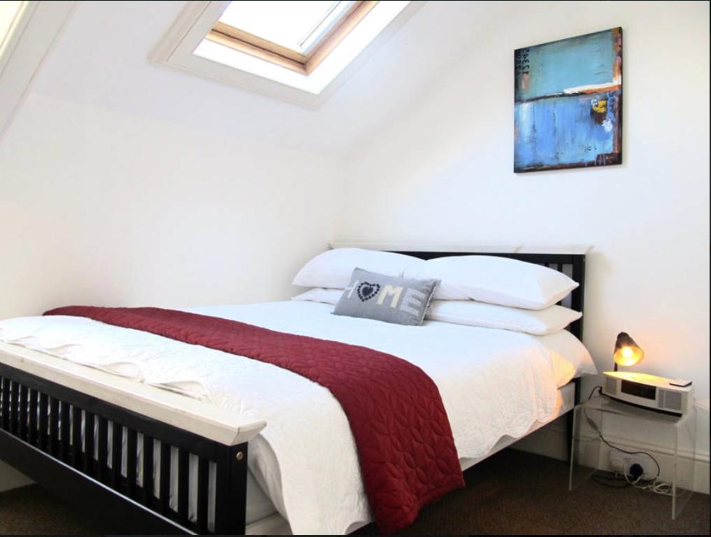 The Hideaway, Victorian Townhouse Apartment With Parking Plymouth Exterior photo