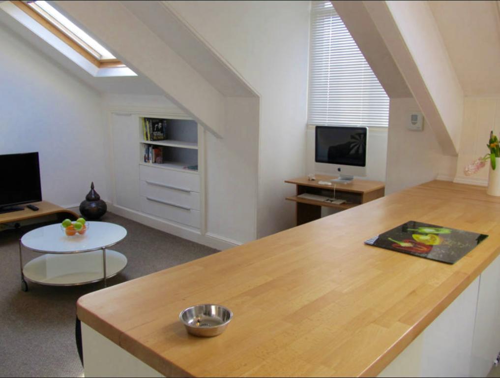 The Hideaway, Victorian Townhouse Apartment With Parking Plymouth Exterior photo